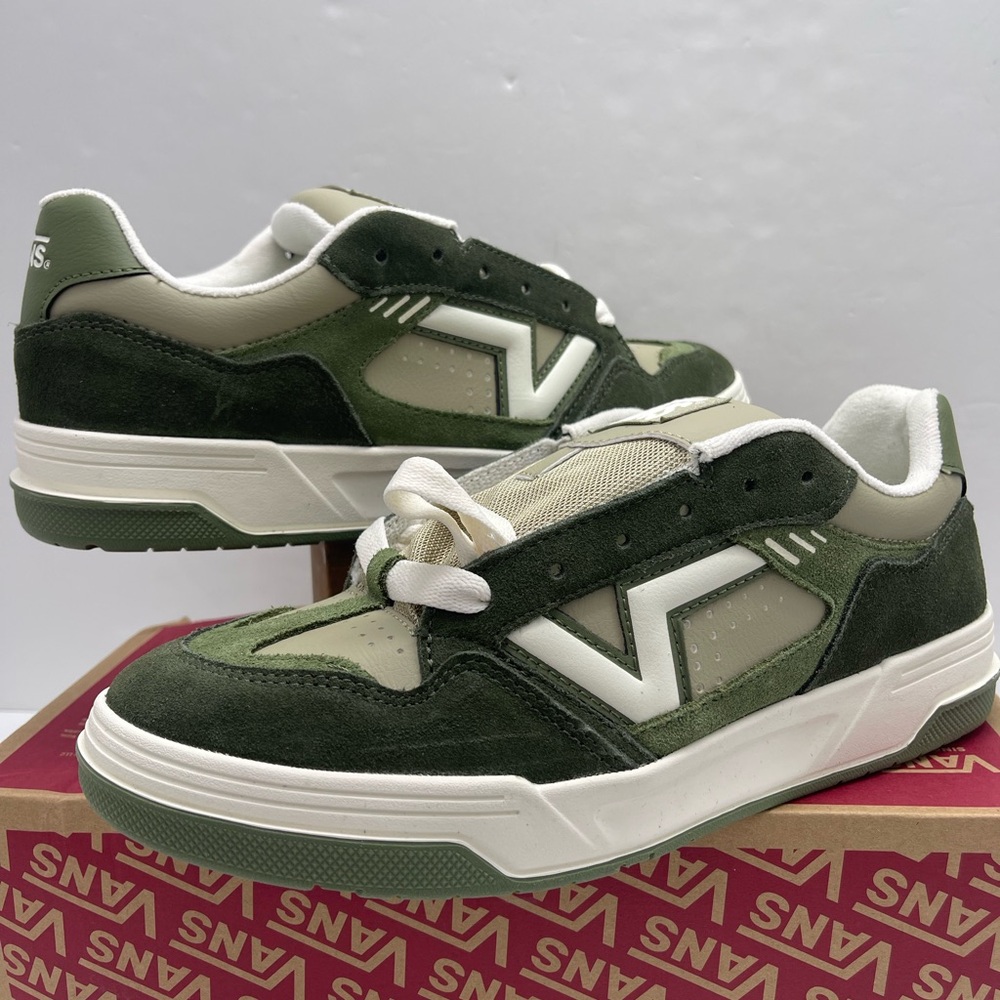 Vans Men’s 10.5 Upland
Green/Multi
VN000D1HBGK Skate Sneakers - Picture 9 of 16